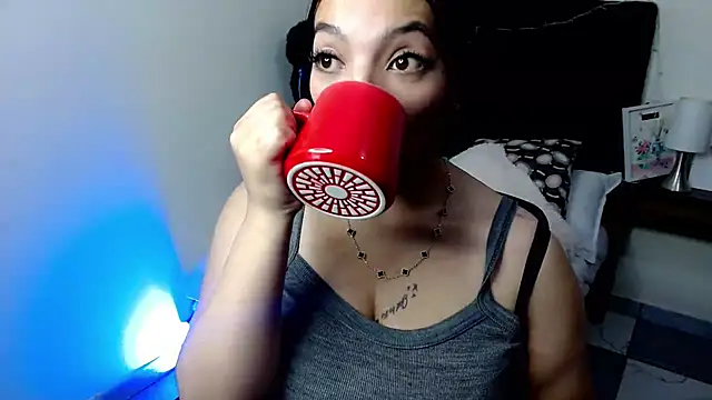 Snapshot of loren_tits24 chatting on June 2026 11:03:01 PM loren tits24 online show from June 2026 11:03:01 PM