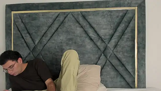 Ari sunshine  online show from December 2025 09:19:02 PM