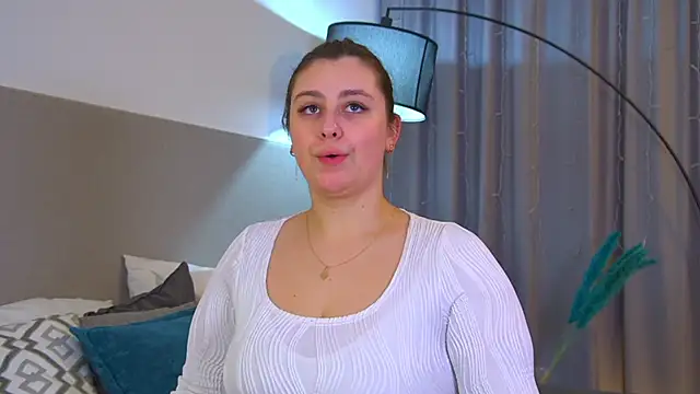 Snapshot of MaryMurray chatting on November 2025 06:35:01 PM MaryMurray online show from November 2025 06:35:01 PM