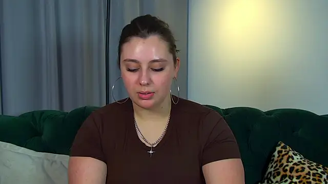 Snapshot of MaryMurray chatting on November 2025 06:35:01 AM MaryMurray online show from November 2025 06:35:01 AM