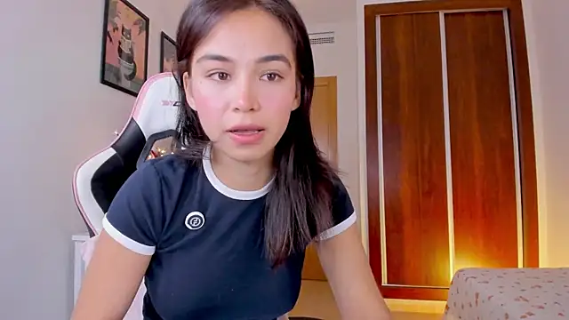 Snapshot of Adriennesexxx chatting on November 2025 06:41:01 PM Adriennesexxx online show from November 2025 06:41:01 PM