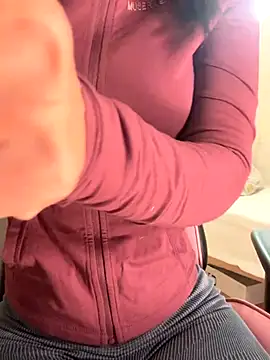 Snapshot of Adriennesexxx chatting on November 2025 05:12:01 PM Adriennesexxx online show from November 2025 05:12:01 PM