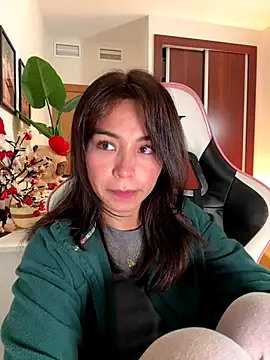 Snapshot of Adriennesexxx chatting on November 2025 09:03:02 PM Adriennesexxx online show from November 2025 09:03:02 PM