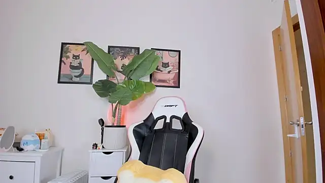 Snapshot of Adriennesexxx chatting on February 2026 09:07:01 PM Adriennesexxx online show from February 2026 09:07:01 PM