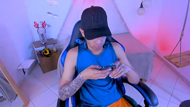 Snapshot of Brand_habes chatting on December 2025 04:42:02 AM Brand habes online show from December 2025 04:42:02 AM