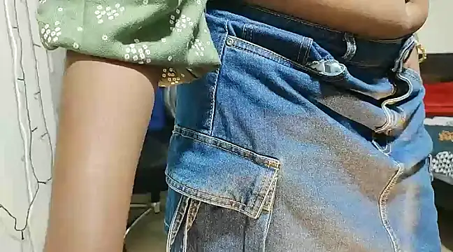 Snapshot of Anjali_cute-Pondati chatting on February 2025 01:08:01 AM Anjali cute-Pondati online show from February 2025 01:08:01 AM