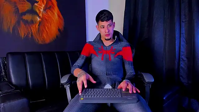 Snapshot of kyle_smithxx chatting on October 2025 08:43:02 PM kyle smithxx online show from October 2025 08:43:02 PM