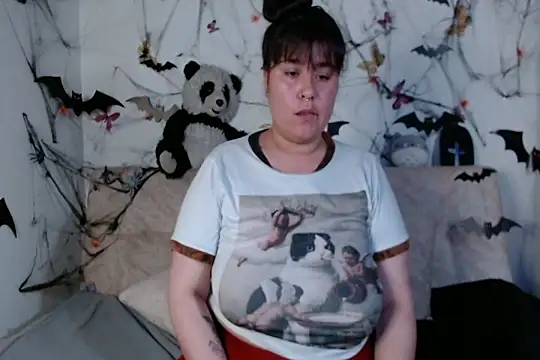 Snapshot of LennaTurnerr chatting on October 2025 12:20:02 AM LennaTurnerr online show from October 2025 12:20:02 AM