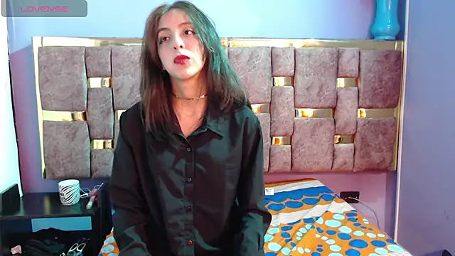 Snapshot of ling_ling24 chatting on March 2025 06:44:01 AM ling ling24 online show from March 2025 06:44:01 AM