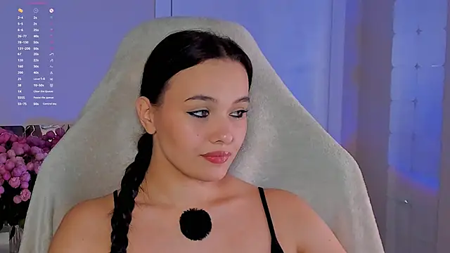 Snapshot of _Sweetie_ chatting on October 2025 11:58:02 AM Sweetie online show from October 2025 11:58:02 AM