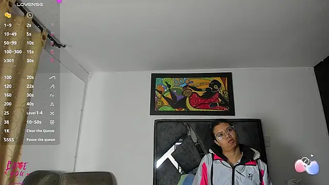 Vahiolet smith online show from October 2025 03:03:02 AM