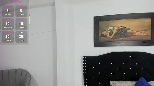 Vahiolet smith online show from November 2025 04:23:02 AM