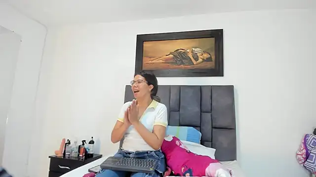 Vahiolet smith online show from March 2026 03:23:02 AM