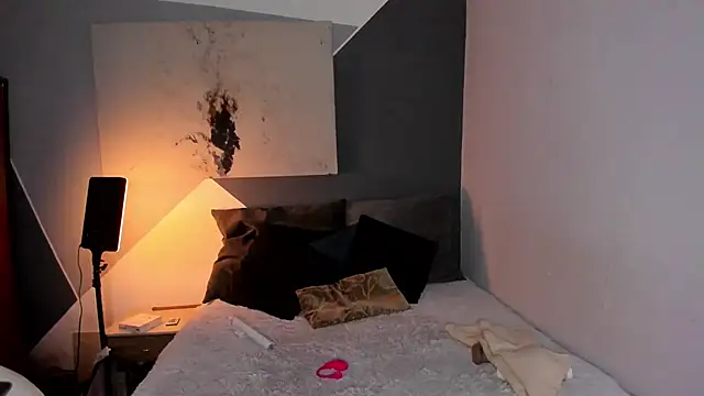 Miiaa wallace online show from March 2026 08:30:02 PM