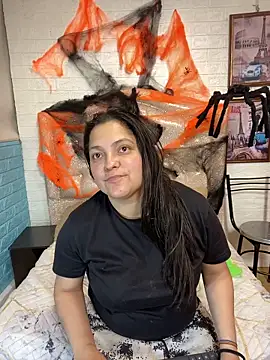 Snapshot of KataleyaStiward chatting on October 2025 01:07:01 PM KataleyaStiward online show from October 2025 01:07:01 PM