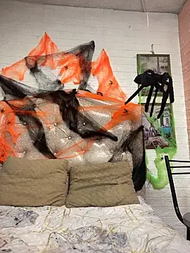 Snapshot of KataleyaStiward chatting on October 2025 02:02:02 PM KataleyaStiward online show from October 2025 02:02:02 PM