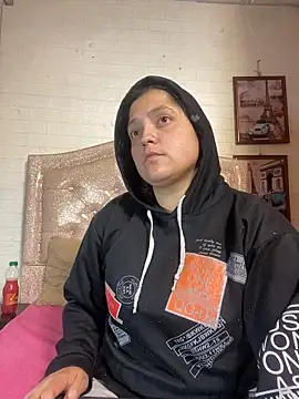 Snapshot of KataleyaStiward chatting on November 2025 12:38:02 PM KataleyaStiward online show from November 2025 12:38:02 PM