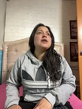 Snapshot of KataleyaStiward chatting on November 2025 12:49:02 PM KataleyaStiward online show from November 2025 12:49:02 PM