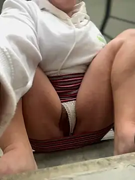 MiaLujan  online show from February 2026 12:30:01 PM