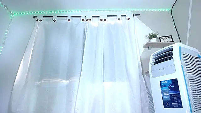 Hillary queen online show from January 2025 03:37:02 PM