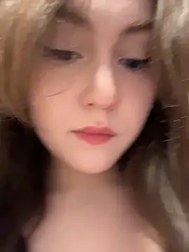 Snapshot of Peachy_Dream chatting on May 2026 06:16:02 PM Peachy Dream online show from May 2026 06:16:02 PM