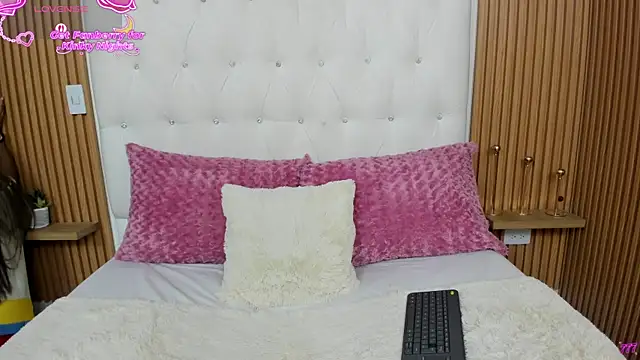 Snapshot of MartinaWestt chatting on July 2026 01:12:01 AM MartinaWestt online show from July 2026 01:12:01 AM