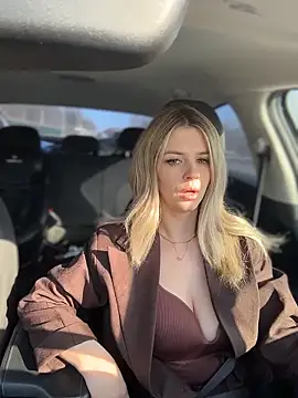 Love Bri online show from March 2026 10:32:01 AM