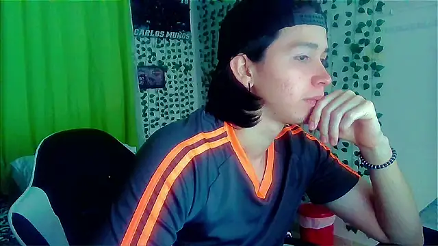 Snapshot of Andy_gray chatting on June 2026 02:54:02 PM Andy gray online show from June 2026 02:54:02 PM