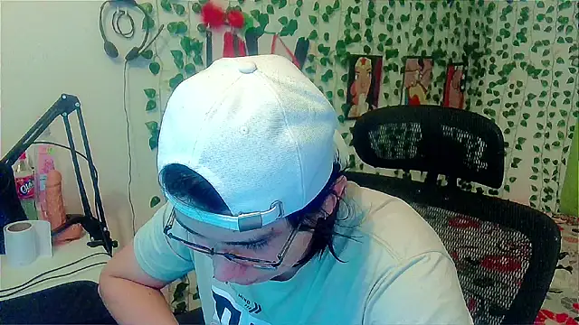 Snapshot of Andy_gray chatting on July 2026 12:24:01 AM Andy gray online show from July 2026 12:24:01 AM