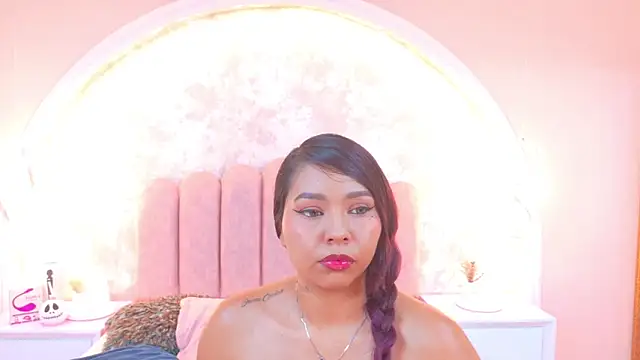 Snapshot of BellahColucci chatting on October 2025 08:32:01 PM BellahColucci online show from October 2025 08:32:01 PM