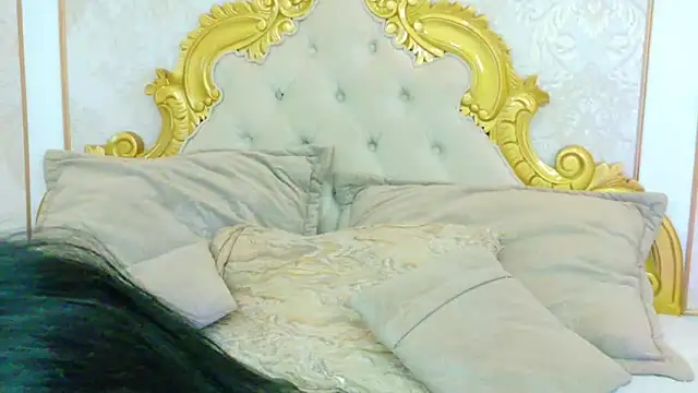 Snapshot of BellahColucci chatting on June 2026 12:18:02 PM BellahColucci online show from June 2026 12:18:02 PM