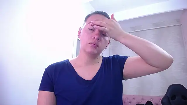 lauraguzman online show from February 2025 10:26:01 AM