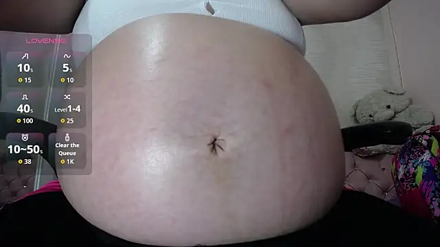 lauraguzman online show from October 2025 03:03:02 AM