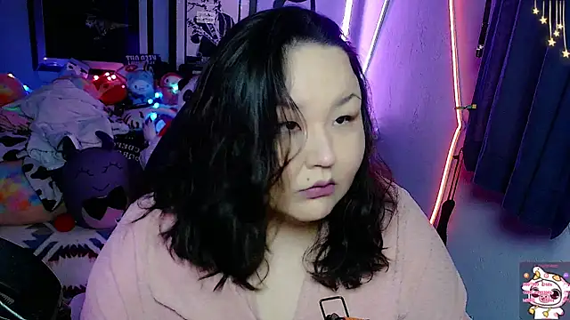 Snapshot of EmGreens chatting on February 2025 04:18:02 AM EmGreens online show from February 2025 04:18:02 AM