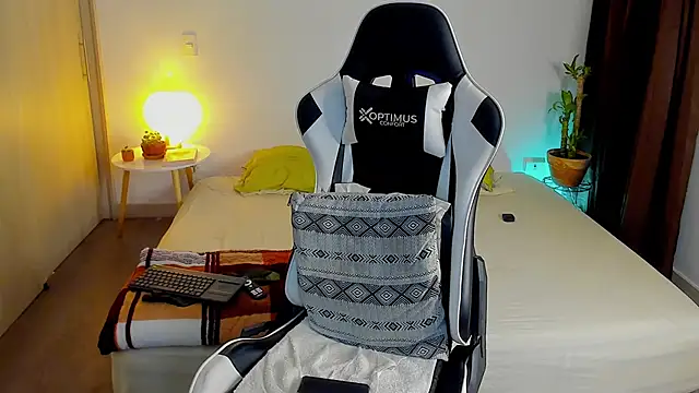 dafboy1 online show from December 2025 11:44:01 PM