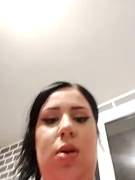 Snapshot of AdelinaJude chatting on February 2025 05:29:02 PM AdelinaJude online show from February 2025 05:29:02 PM