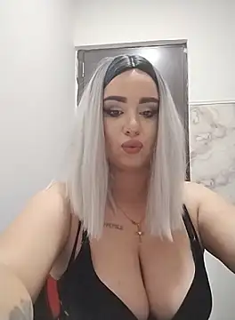 Snapshot of AdelinaJude chatting on October 2025 08:39:02 PM AdelinaJude online show from October 2025 08:39:02 PM