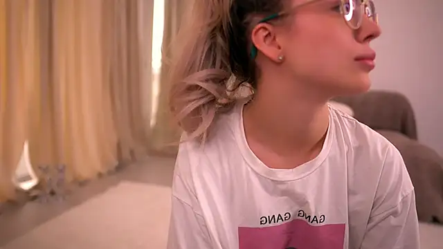 KylieJoyce online show from April 2026 06:36:01 AM