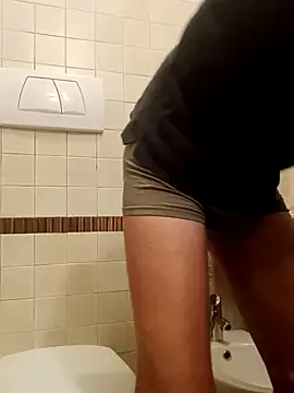 Snapshot of Frabox65 chatting on March 2025 11:44:02 PM Frabox65 online show from March 2025 11:44:02 PM