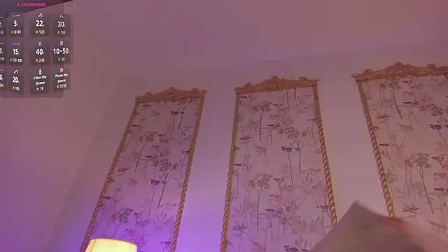 Snapshot of victoria18x chatting on October 2025 03:25:01 AM victoria18x online show from October 2025 03:25:01 AM