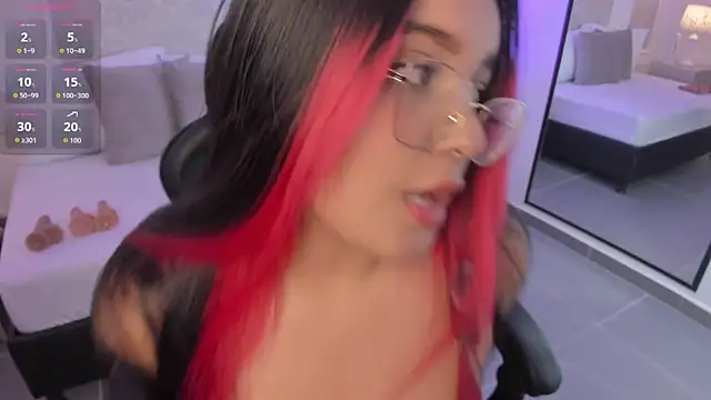 Snapshot of victoria18x chatting on November 2025 07:46:01 PM victoria18x online show from November 2025 07:46:01 PM