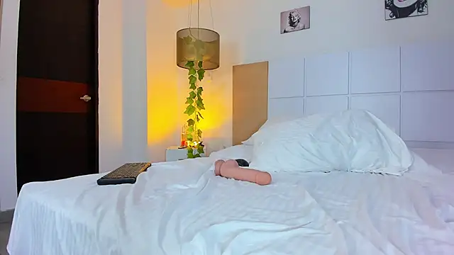 Snapshot of NathalyDaniels chatting on February 2025 01:35:02 PM NathalyDaniels online show from February 2025 01:35:02 PM