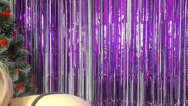 Snapshot of Seductive_She_Wolf chatting on January 2025 03:15:01 PM Seductive She Wolf online show from January 2025 03:15:01 PM