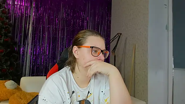 Snapshot of Seductive_She_Wolf chatting on January 2025 06:25:01 PM Seductive She Wolf online show from January 2025 06:25:01 PM