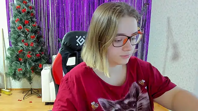Snapshot of Seductive_She_Wolf chatting on February 2025 06:26:02 AM Seductive She Wolf online show from February 2025 06:26:02 AM