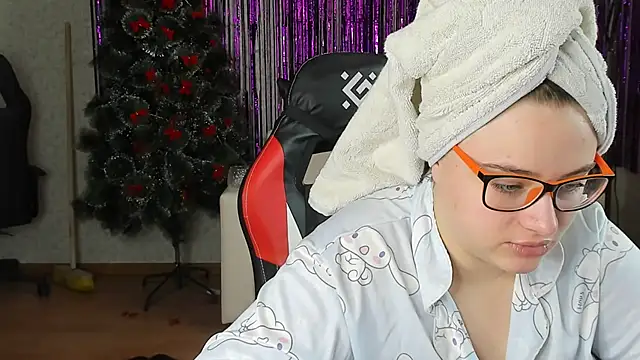 Snapshot of Seductive_She_Wolf chatting on February 2025 11:02:01 AM Seductive She Wolf online show from February 2025 11:02:01 AM