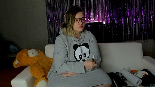 Snapshot of Seductive_She_Wolf chatting on February 2025 04:07:01 AM Seductive She Wolf online show from February 2025 04:07:01 AM