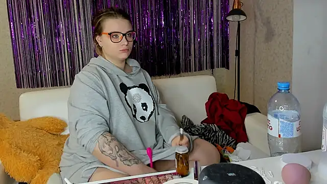 Snapshot of Seductive_She_Wolf chatting on February 2025 04:29:01 AM Seductive She Wolf online show from February 2025 04:29:01 AM