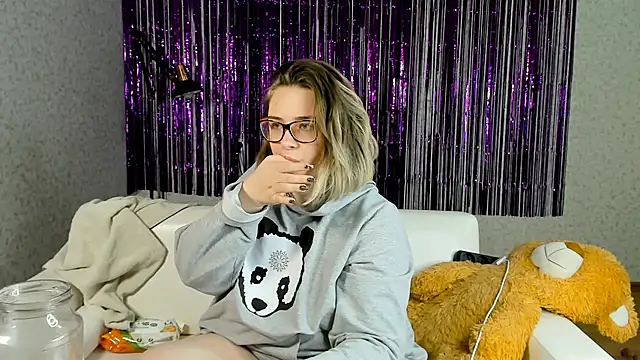 Snapshot of Seductive_She_Wolf chatting on March 2025 08:29:02 PM Seductive She Wolf online show from March 2025 08:29:02 PM