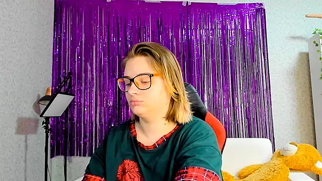 Snapshot of Seductive_She_Wolf chatting on March 2025 10:00:02 PM Seductive She Wolf online show from March 2025 10:00:02 PM
